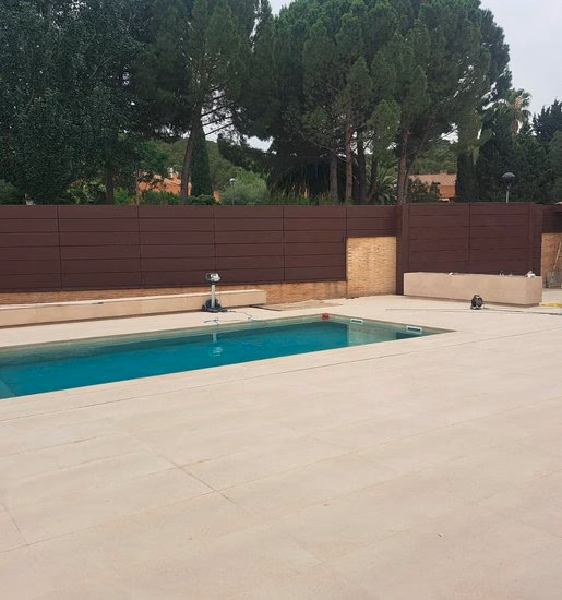 Cerramiento Metálico con Portón en María de Huerva
